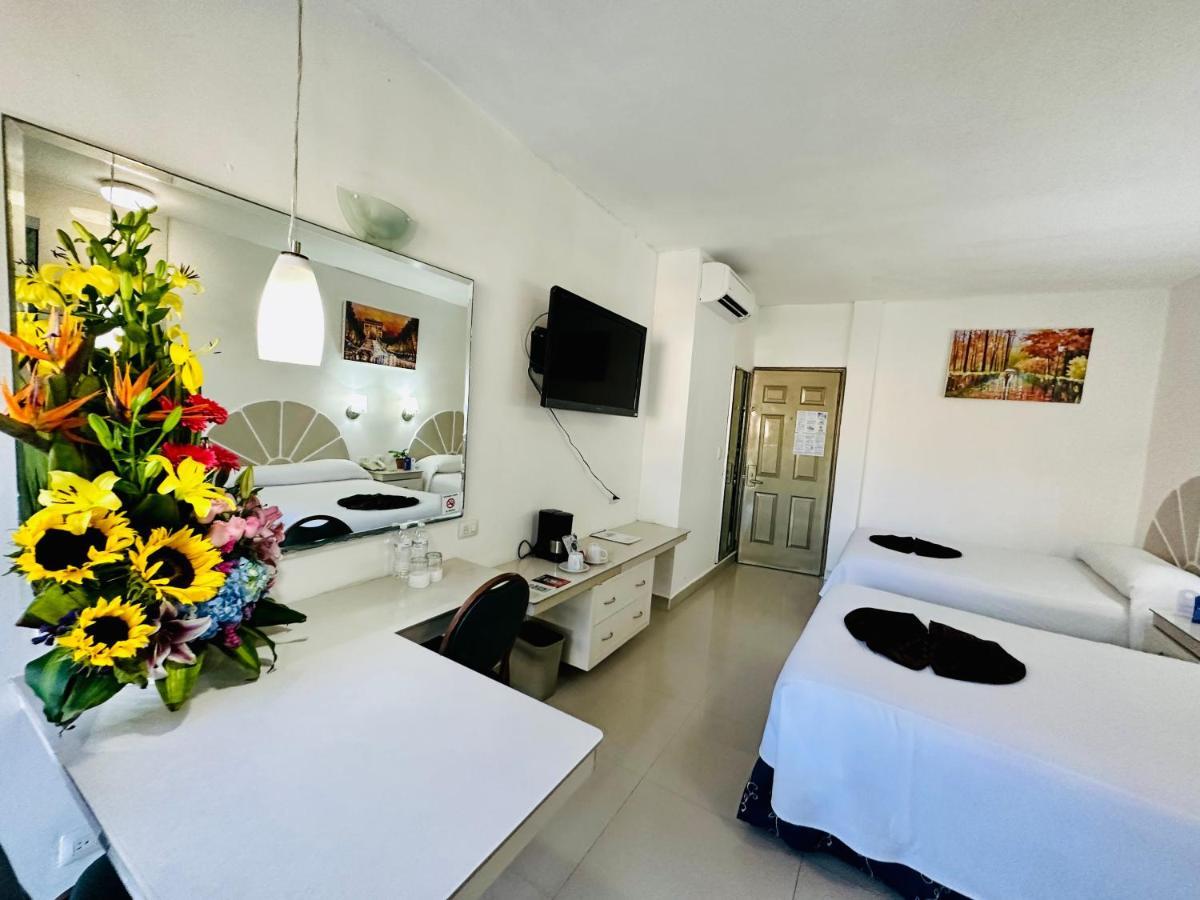 Hotel Plaza Caribe Cancun Exterior photo